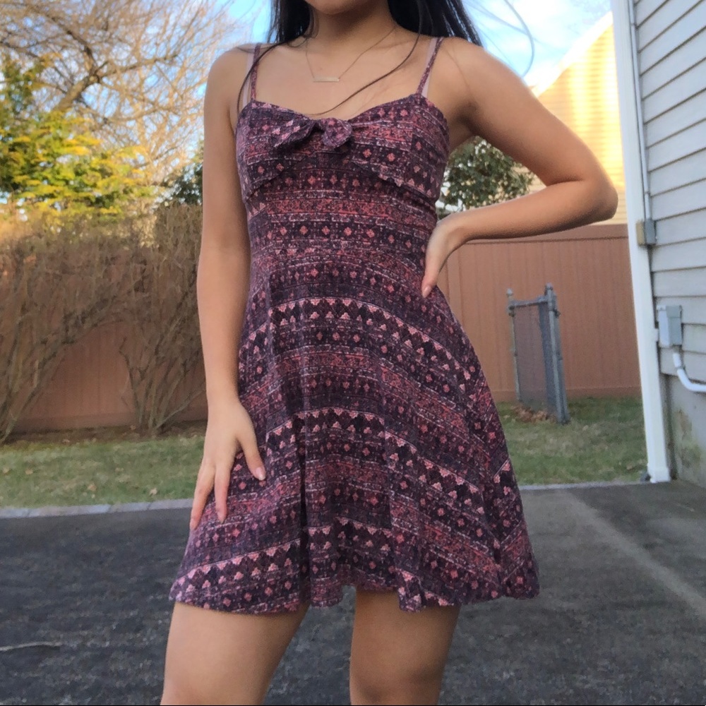 Casual flowy dress with small bow Forever 21